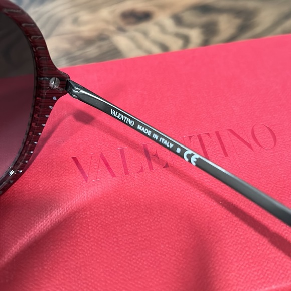 Valentino Gradient Women sunglasses - Picture 8 of 12